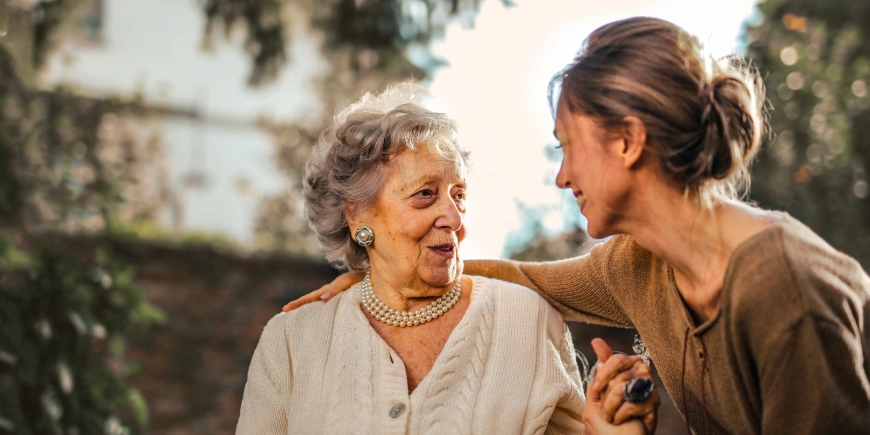 How a Private Patient Advocate Can Help With an Aging Parent